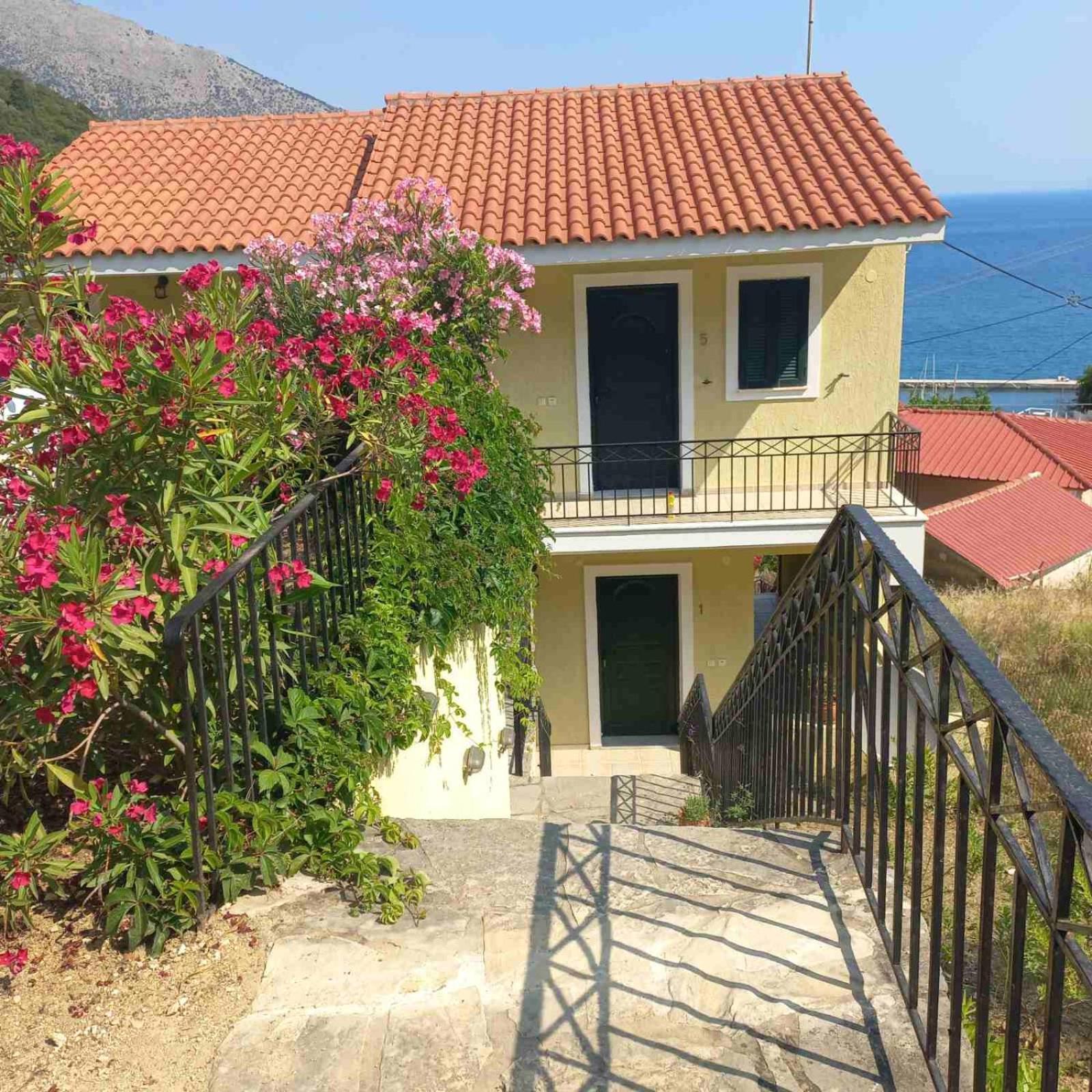 Giannatos' Studios - Makis Poros  Buitenkant foto